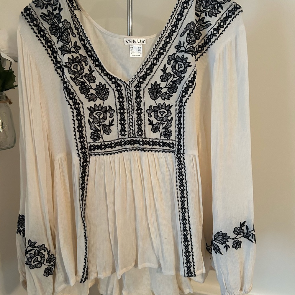 NWOT Large Venus blouse